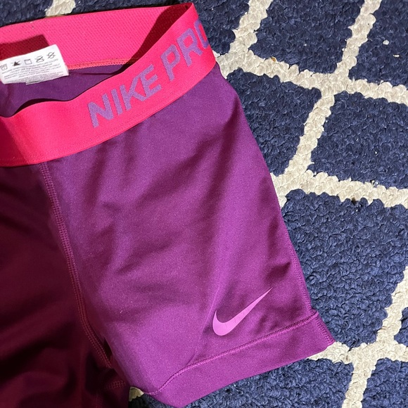 S nike pro shorts - Picture 2 of 4